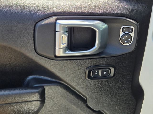 Used 2025 Jeep Wrangler Unlimited Rubicon AWD/4WD image 17