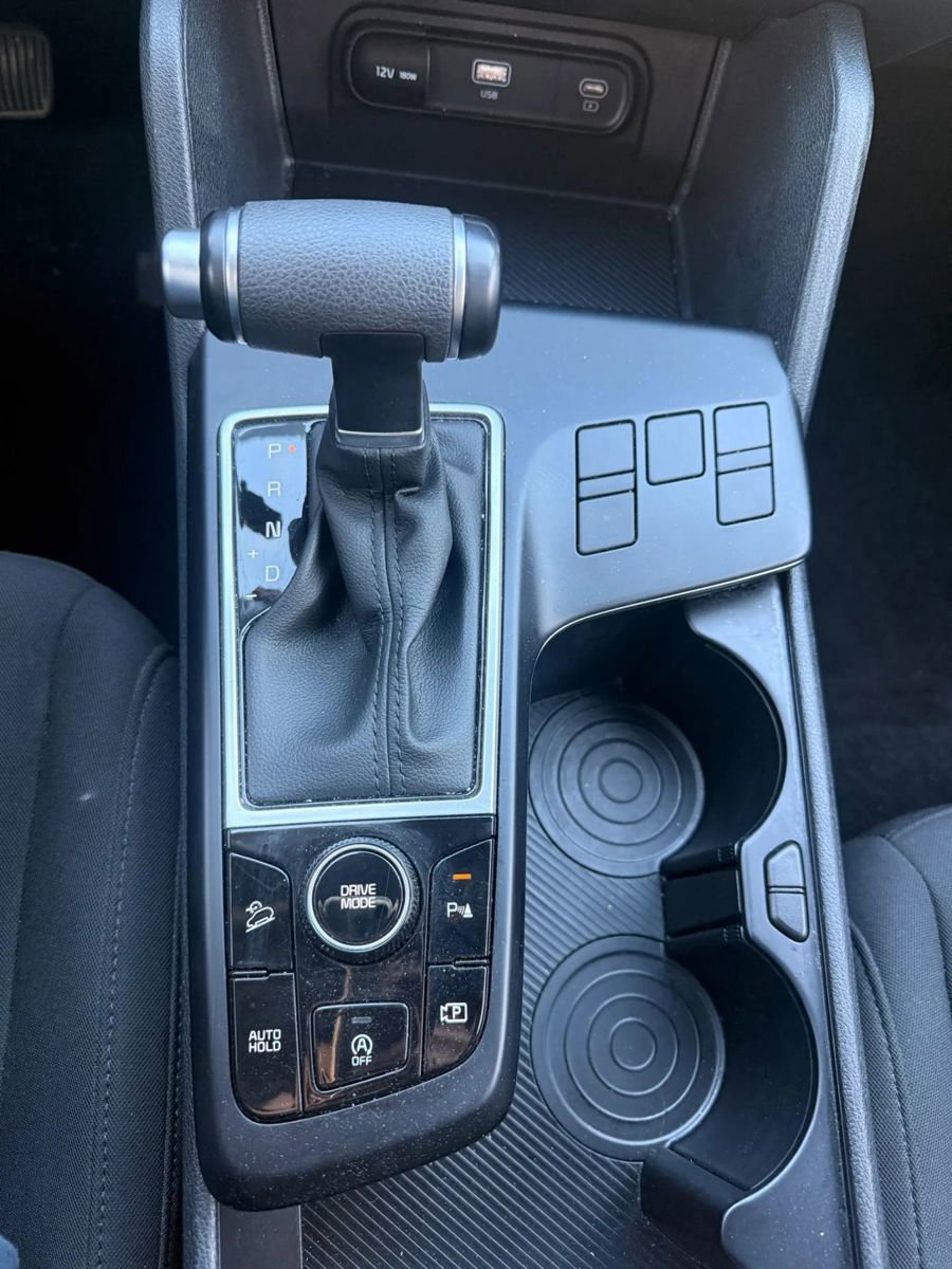Used 2025 Kia Sportage LX FWD image 21