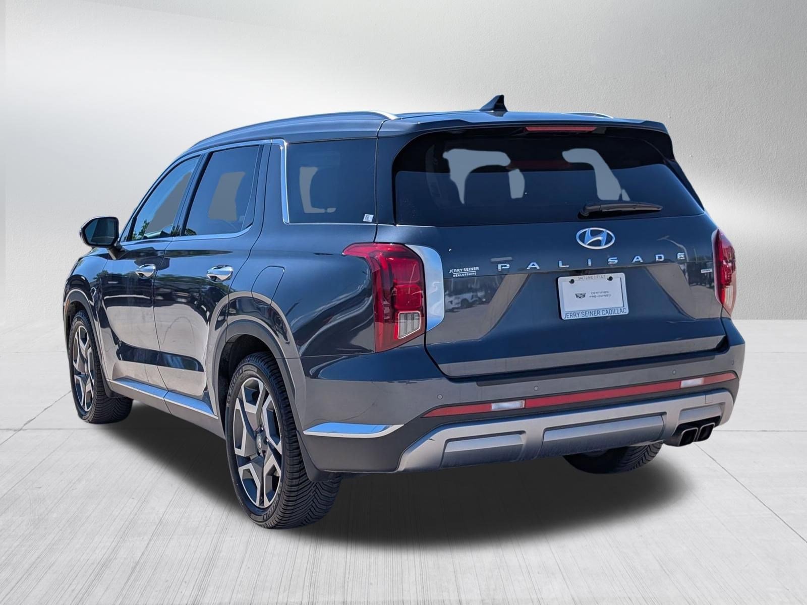 Used 2024 Hyundai Palisade Limited AWD/4WD image 4
