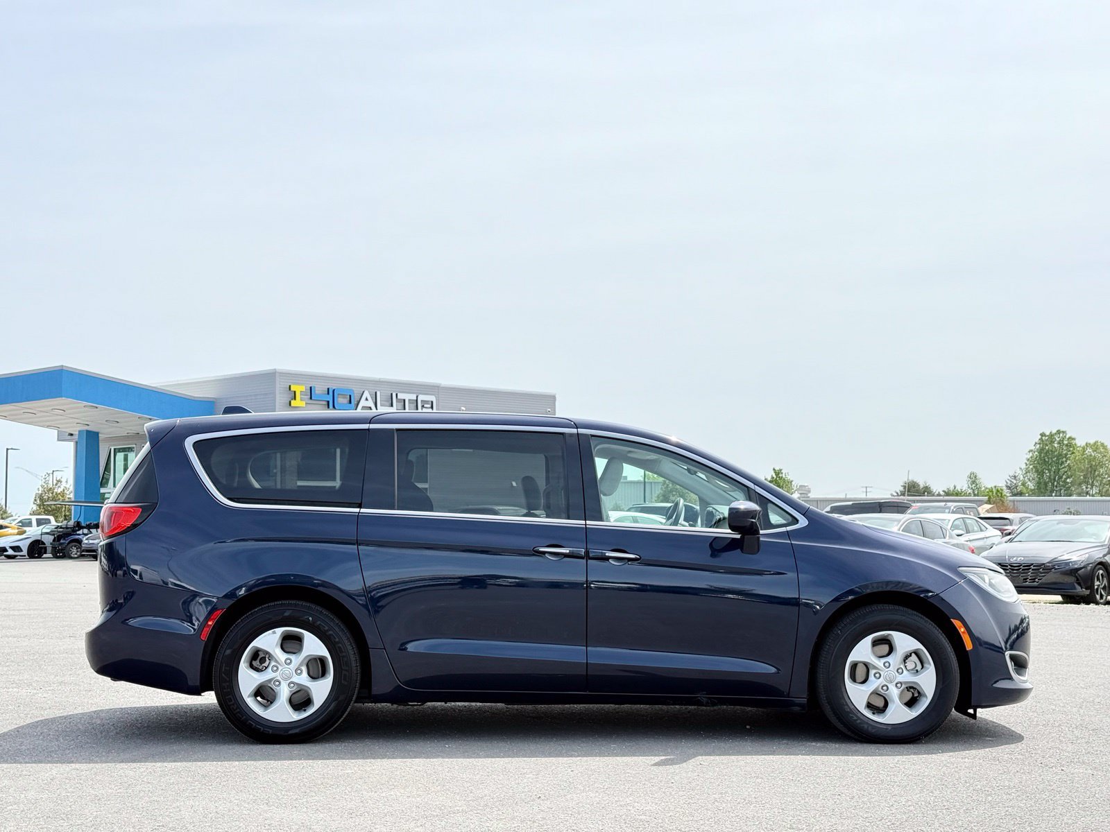 Used 2018 Chrysler Pacifica Touring Plus FWD image 9