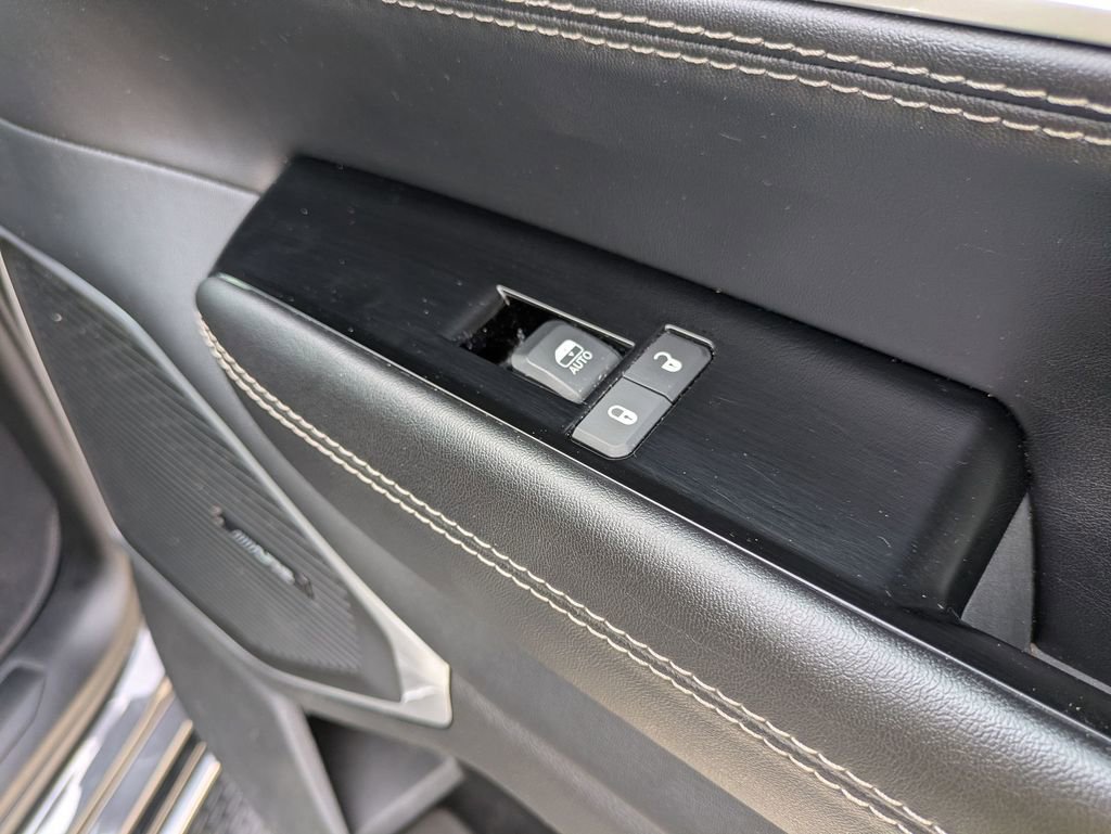 Used 2024 Jeep Wagoneer Series II w/ Flexible Seating Group image 36