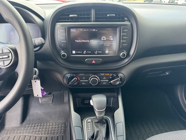 Certified 2023 Kia Soul LX w/ Option Group 015 FWD image 16