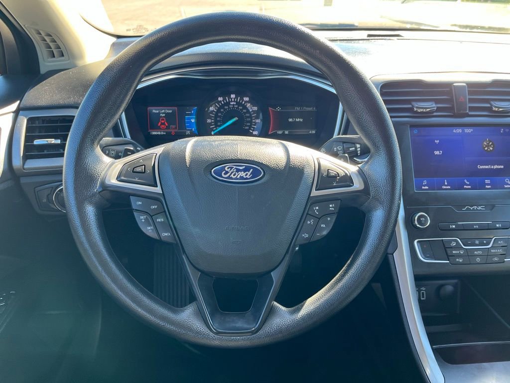 Used 2019 Ford Fusion SE image 28
