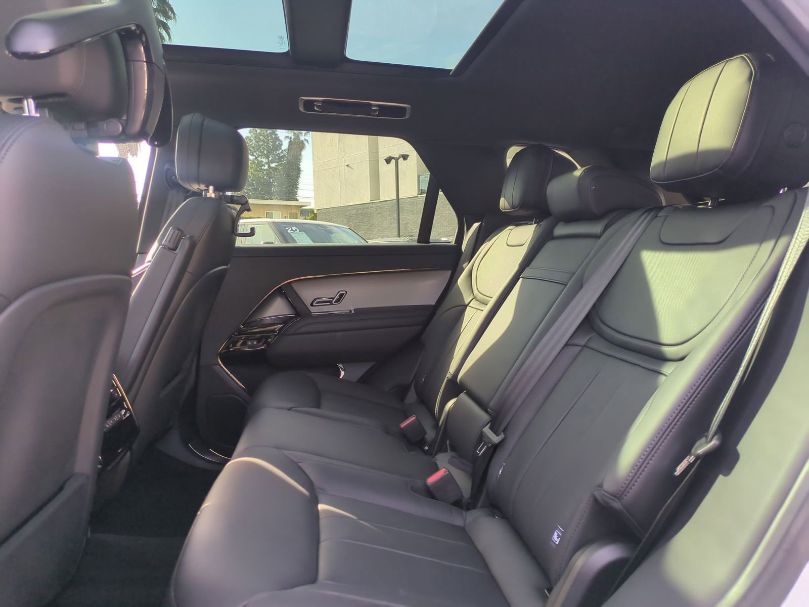 Used 2025 Land Rover Range Rover Sport Dynamic SE image 25