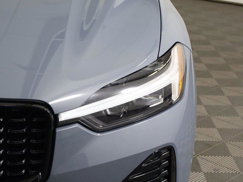 Used 2024 Volvo XC60 B5 Plus image 15