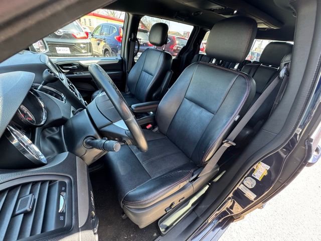 Used 2016 Dodge Grand Caravan R/T w/ Safety Sphere Group FWD image 9