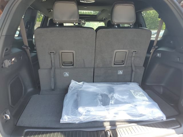 New 2026 Jeep Grand Cherokee L Limited w/ Luxury Tech Group II AWD/4WD image 8