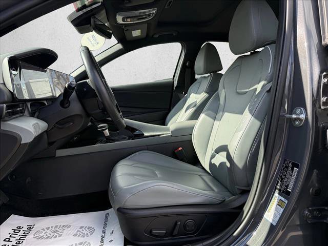 Certified 2025 Hyundai Elantra Limited image 10