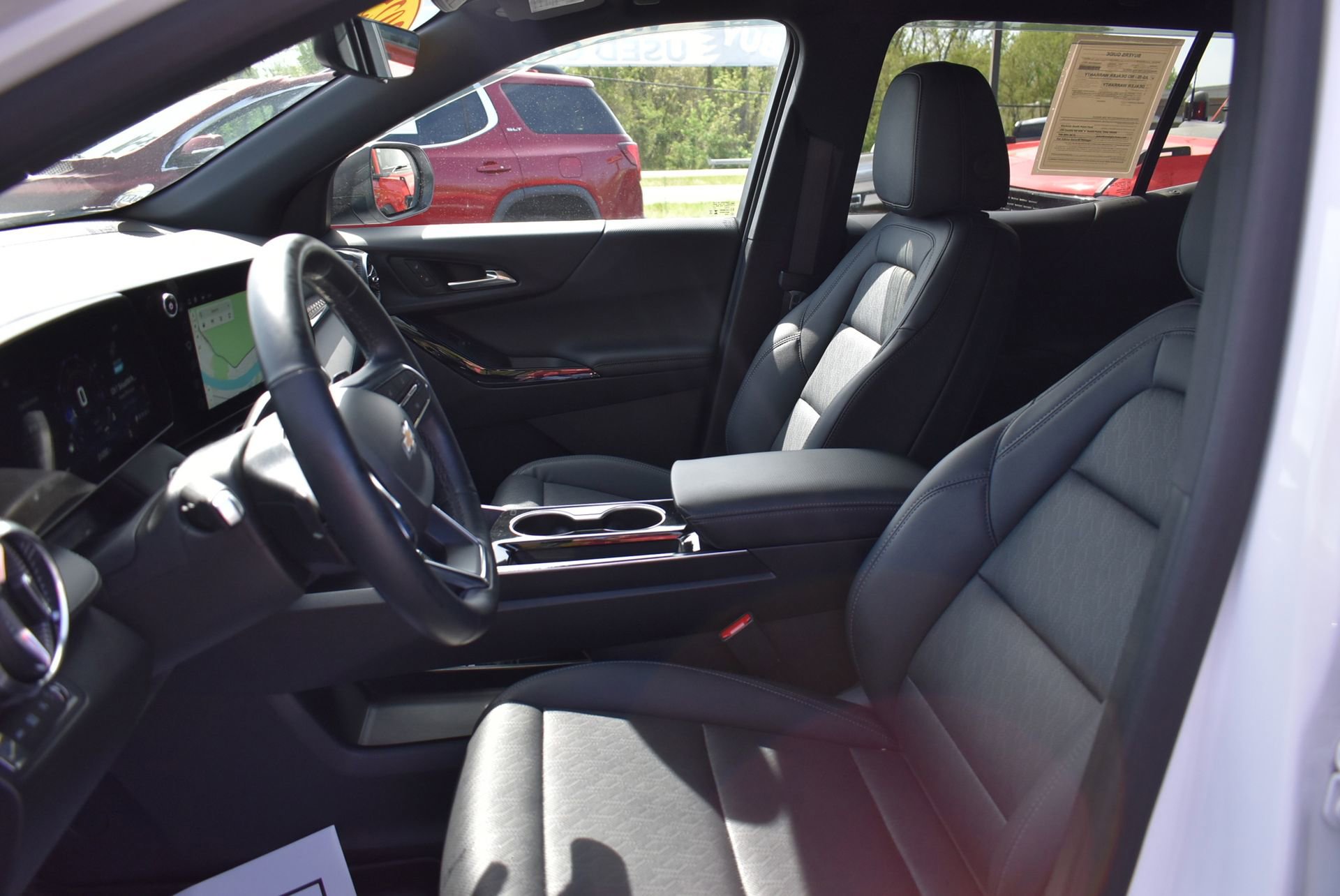 Used 2025 Chevrolet Equinox LT w/ Convenience Package II image 16