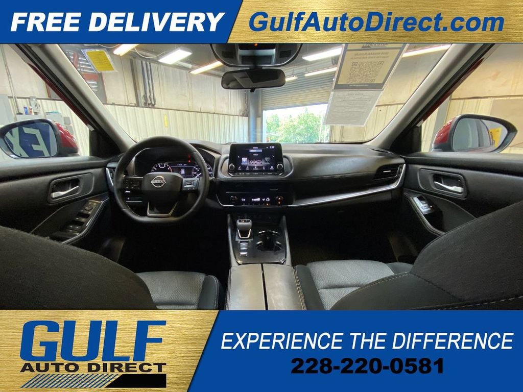 Used 2026 Nissan Rogue SV FWD image 2