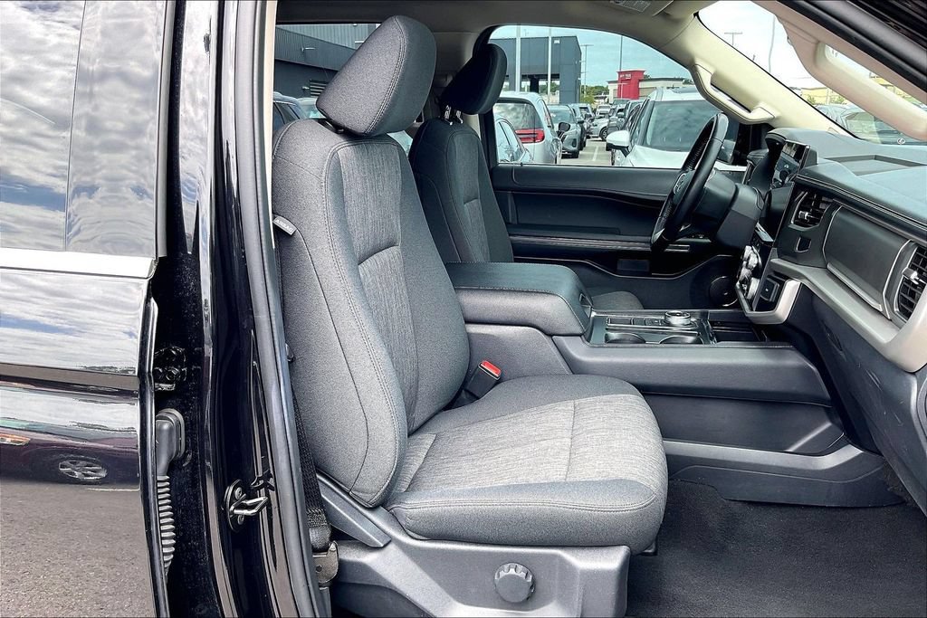 Used 2024 Ford Expedition XLT RWD image 10