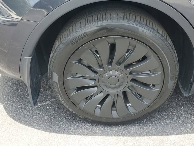 Used 2024 Tesla Model Y Long Range AWD/4WD image 5