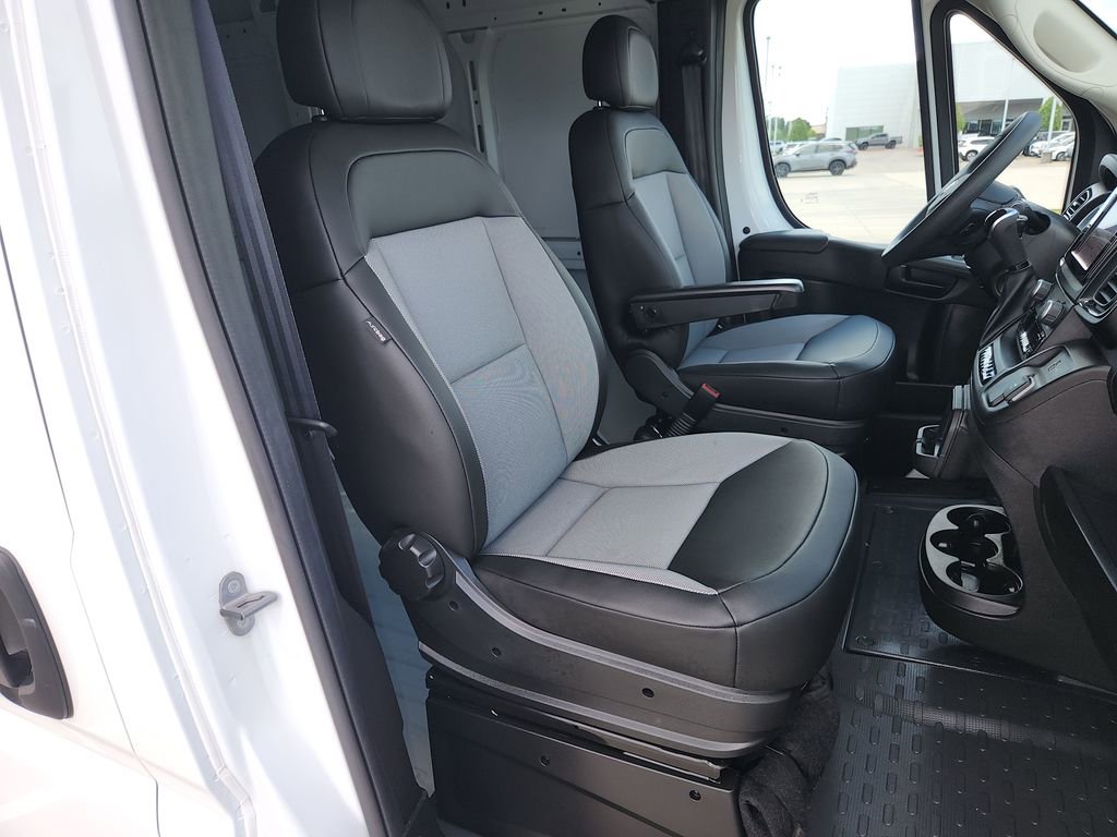 Used 2026 RAM ProMaster 2500 w/ Convenience Group FWD image 18