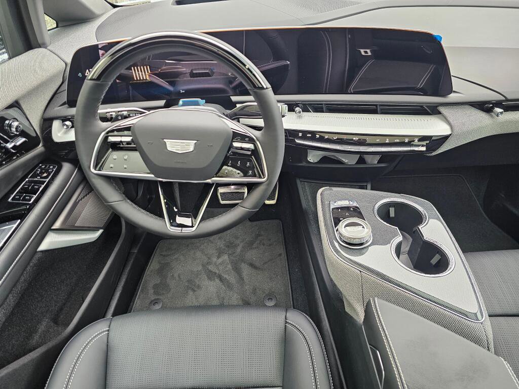 New 2026 Cadillac Optiq Luxury 2 AWD/4WD image 23