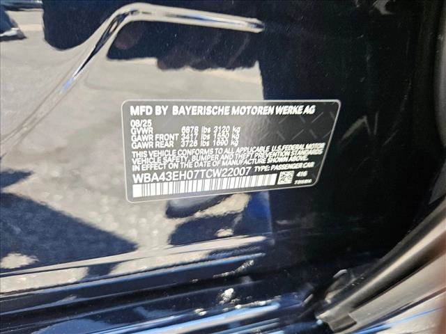 Used 2026 BMW 750e xDrive AWD/4WD image 24