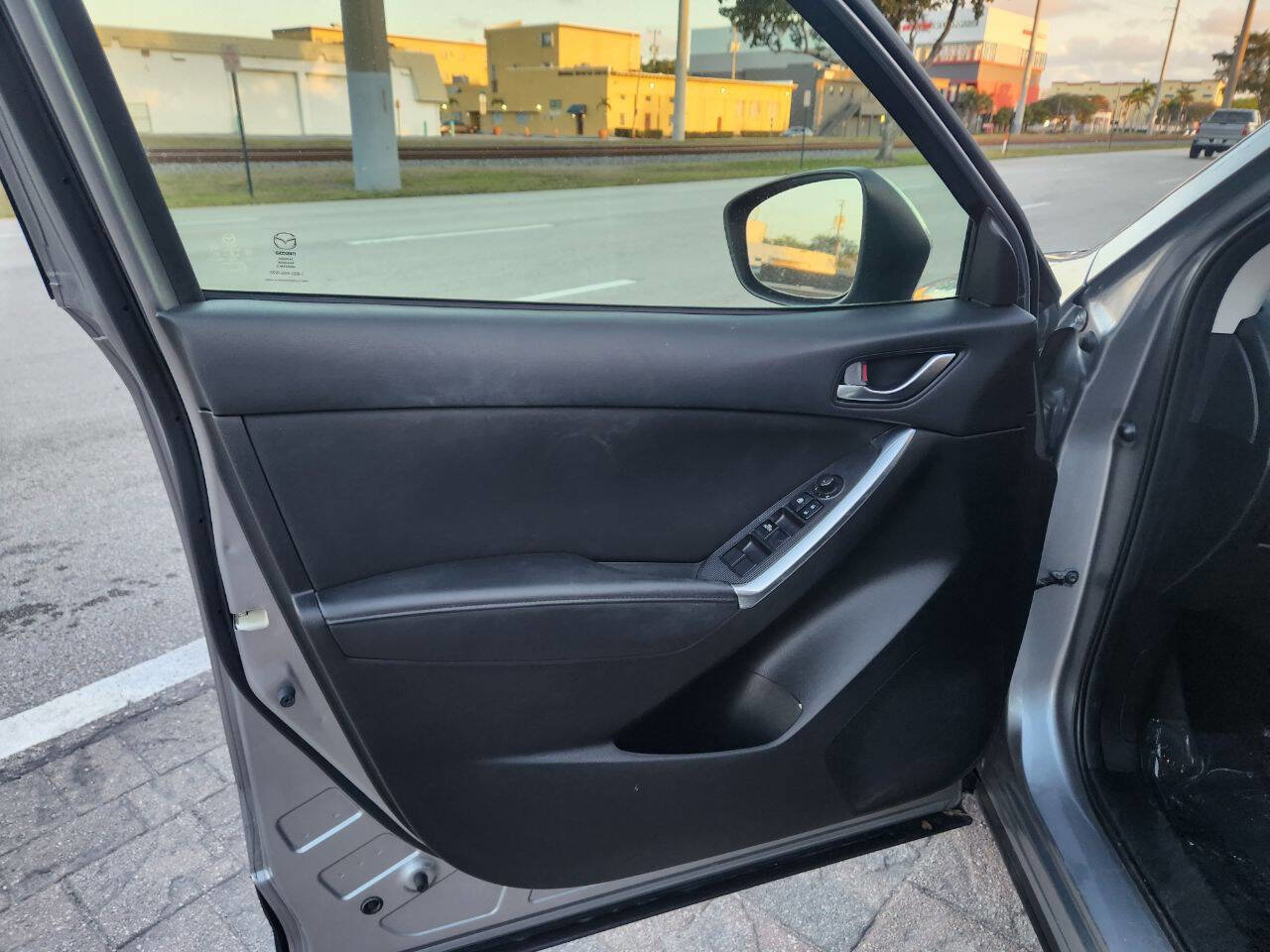 Used 2015 MAZDA CX-5 Touring image 9