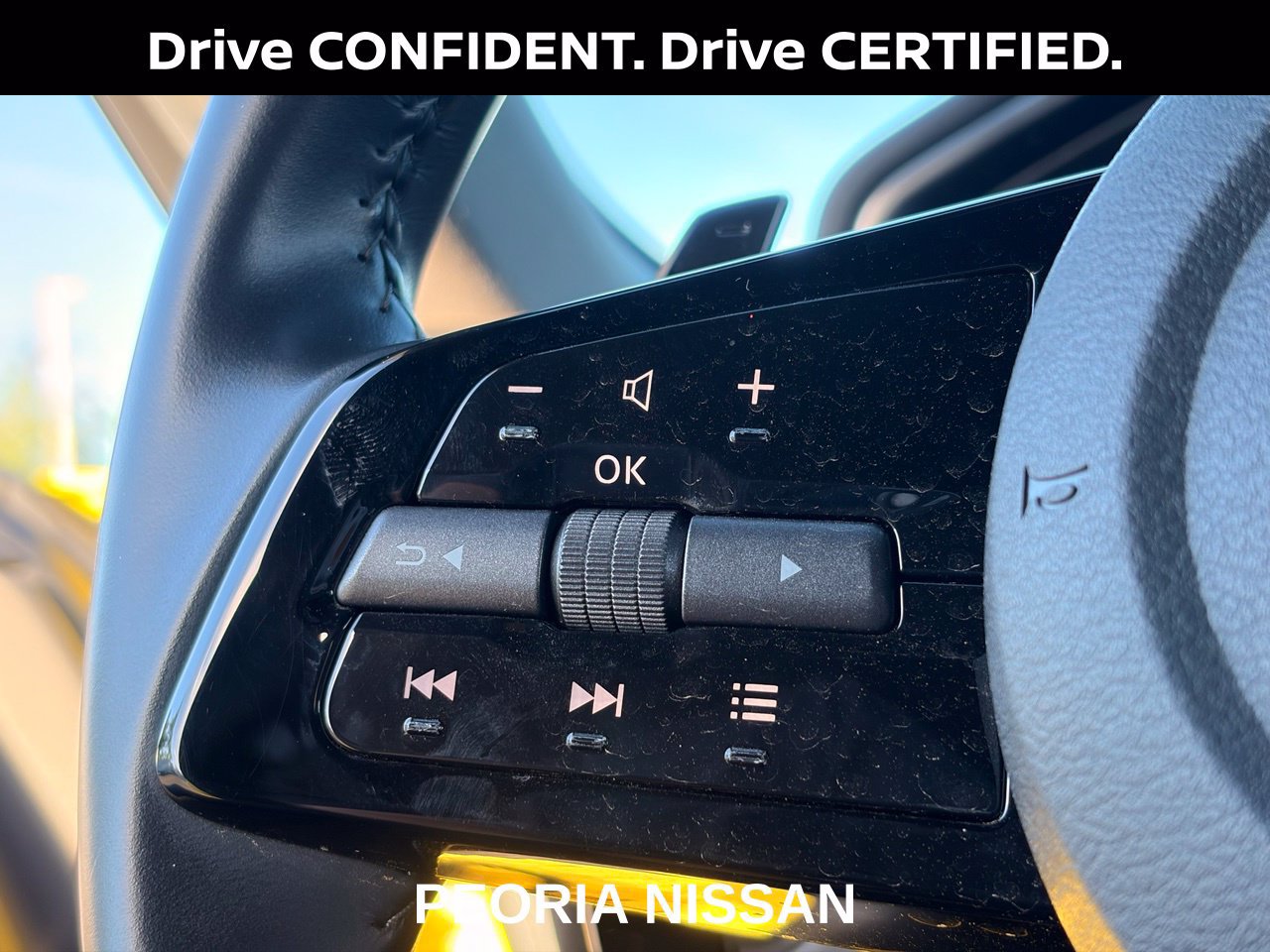 Certified 2023 Nissan Z w/ Floor Mat Package (L93) RWD image 32
