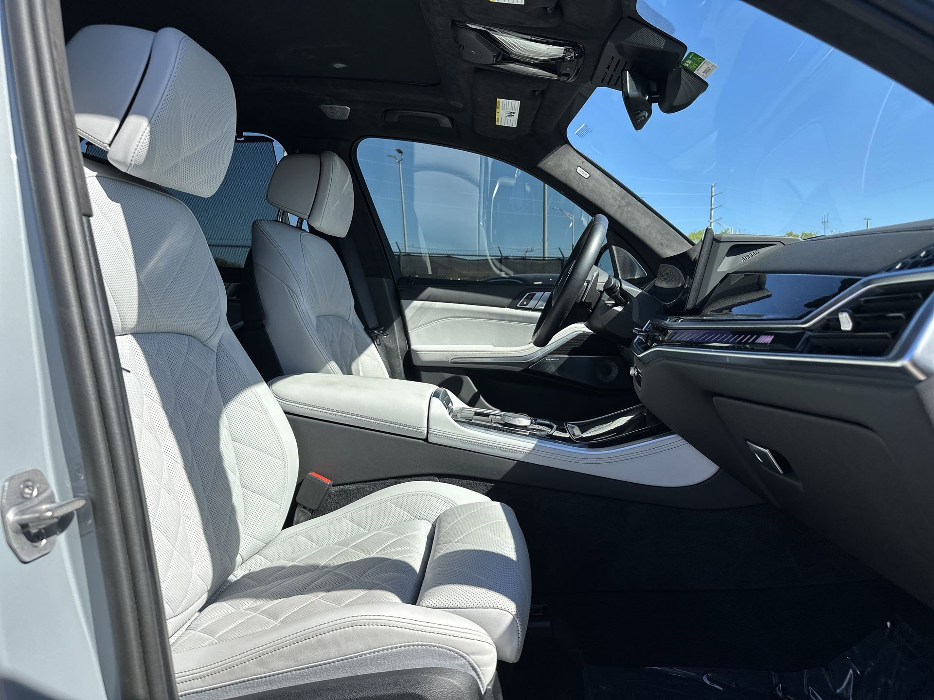 Used 2025 BMW X5 M60i image 25