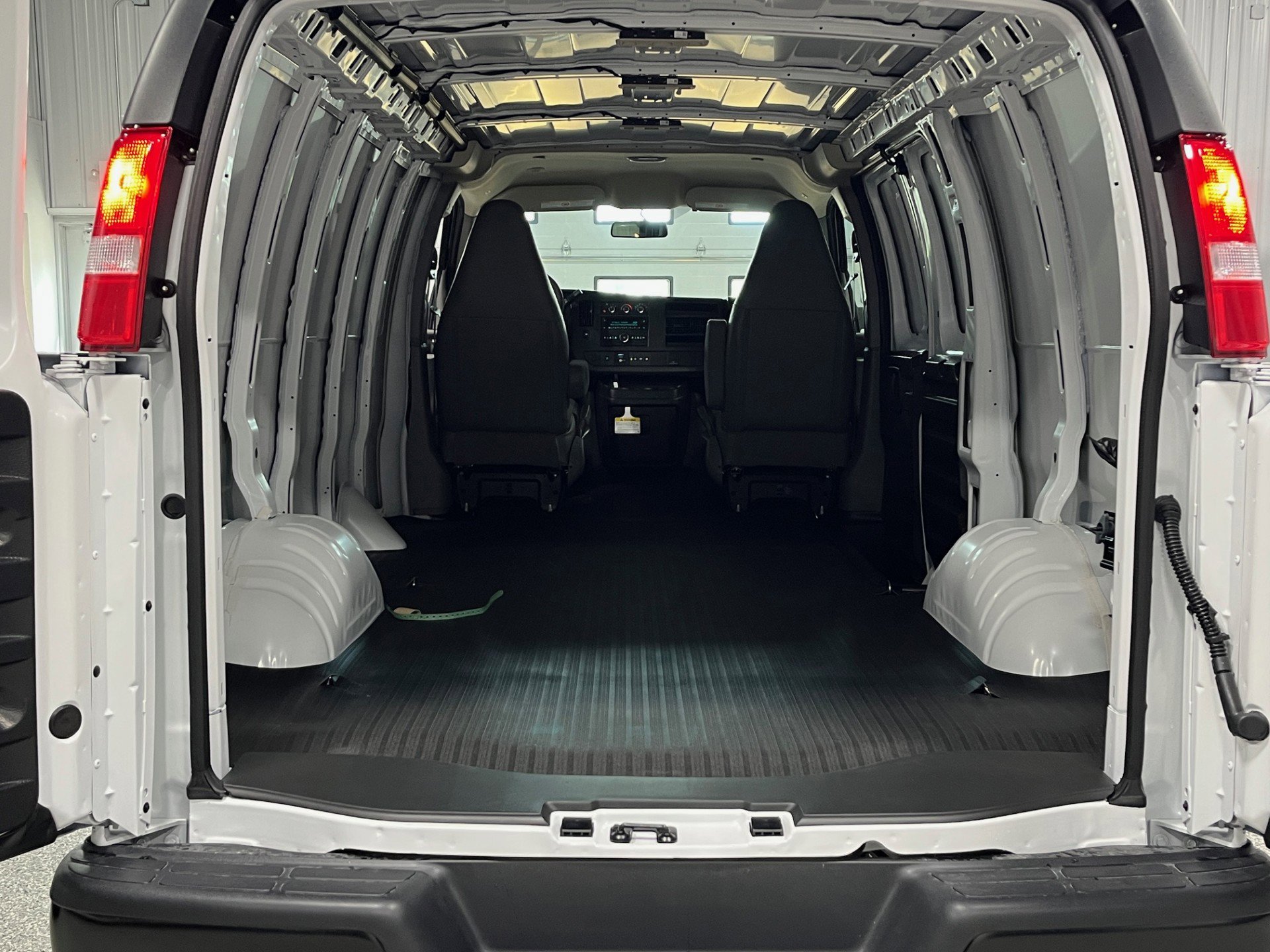 New 2025 GMC Savana 3500 w/ Driver Convenience Package image 5