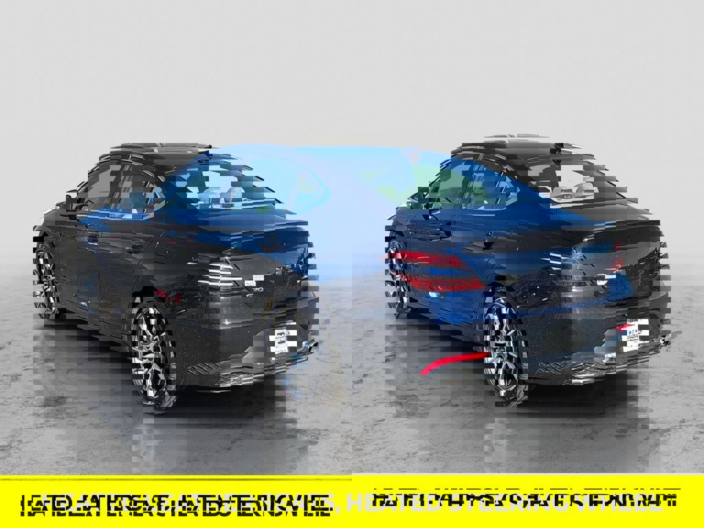 Used 2023 Genesis G70 2.0T image 3