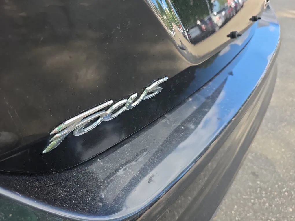 Used 2014 Ford Focus SE w/ SE Sport Package FWD image 11