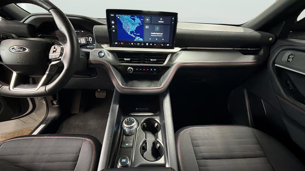 Used 2025 Ford Explorer ST-Line w/ ST-Line Street Pack image 23