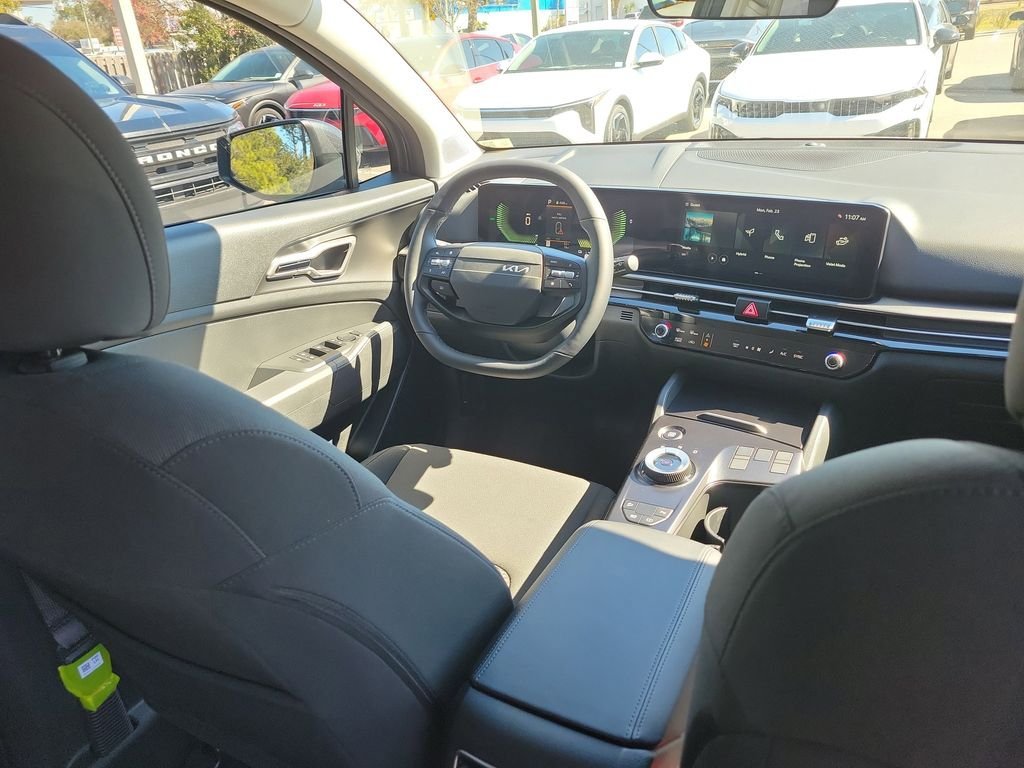 New 2026 Kia Sportage LX FWD image 13