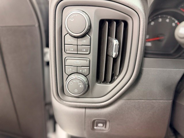 Certified 2026 Chevrolet Silverado 1500 Custom Trail Boss w/ Dark Appearance Package AWD/4WD image 18