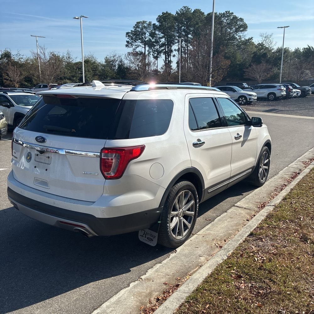 Used 2017 Ford Explorer Limited w/ Equipment Group 301A image 5