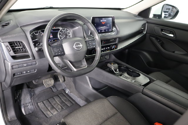 Used 2025 Nissan Rogue SV FWD image 22