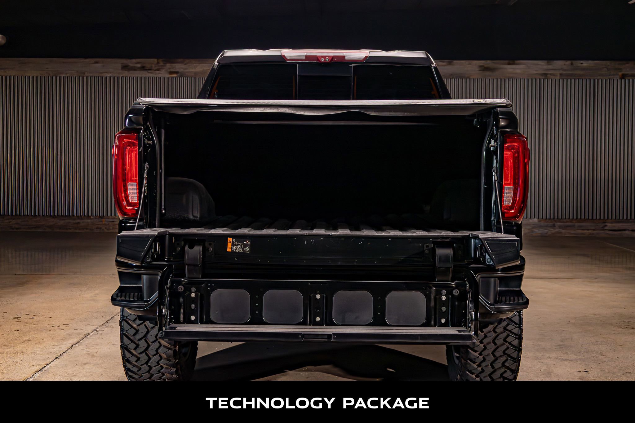 Used 2022 GMC Sierra 1500 AT4 w/ AT4 Premium Package image 8