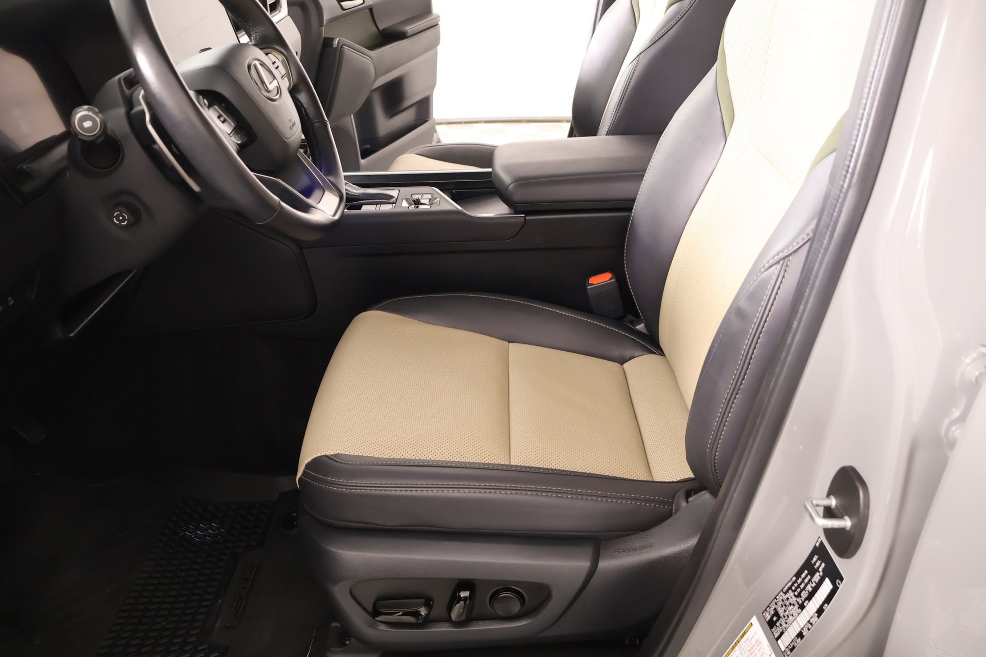 Used 2024 Lexus GX 550 AWD/4WD image 12