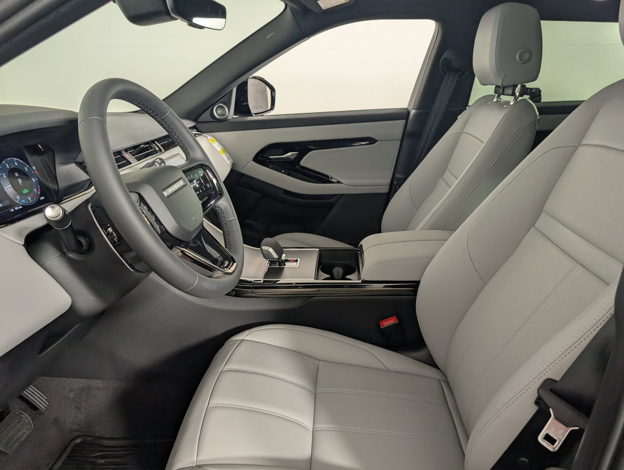 New 2026 Land Rover Range Rover Evoque S image 4