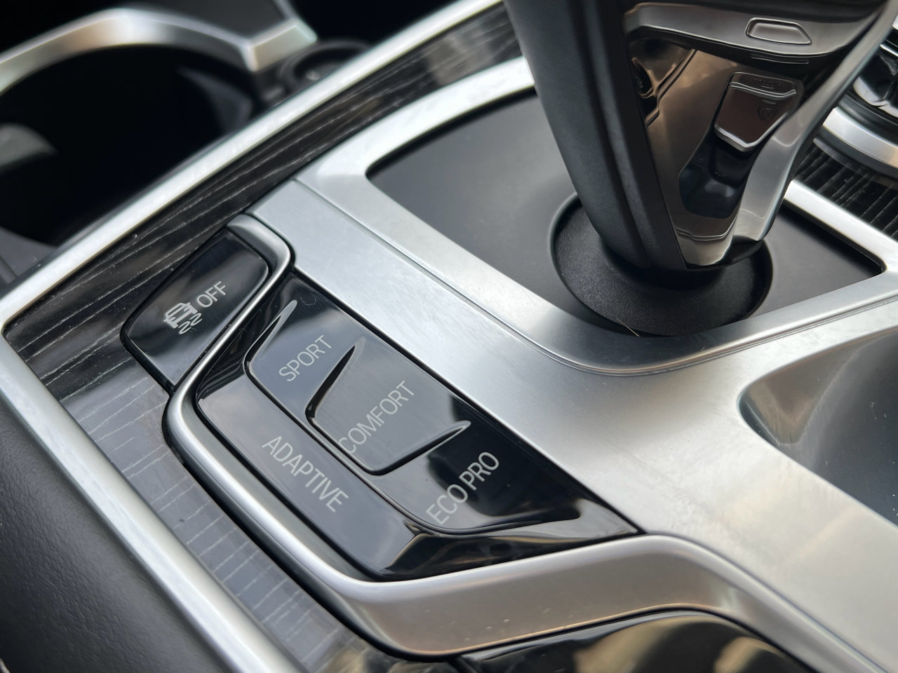 Used 2019 BMW 750i w/ Executive Package image 26