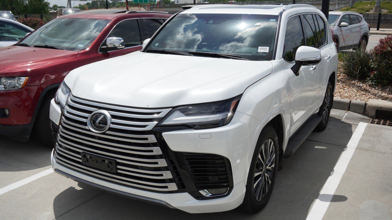 Used 2023 Lexus LX 600 4WD w/ Interior Upgrade Package image 1