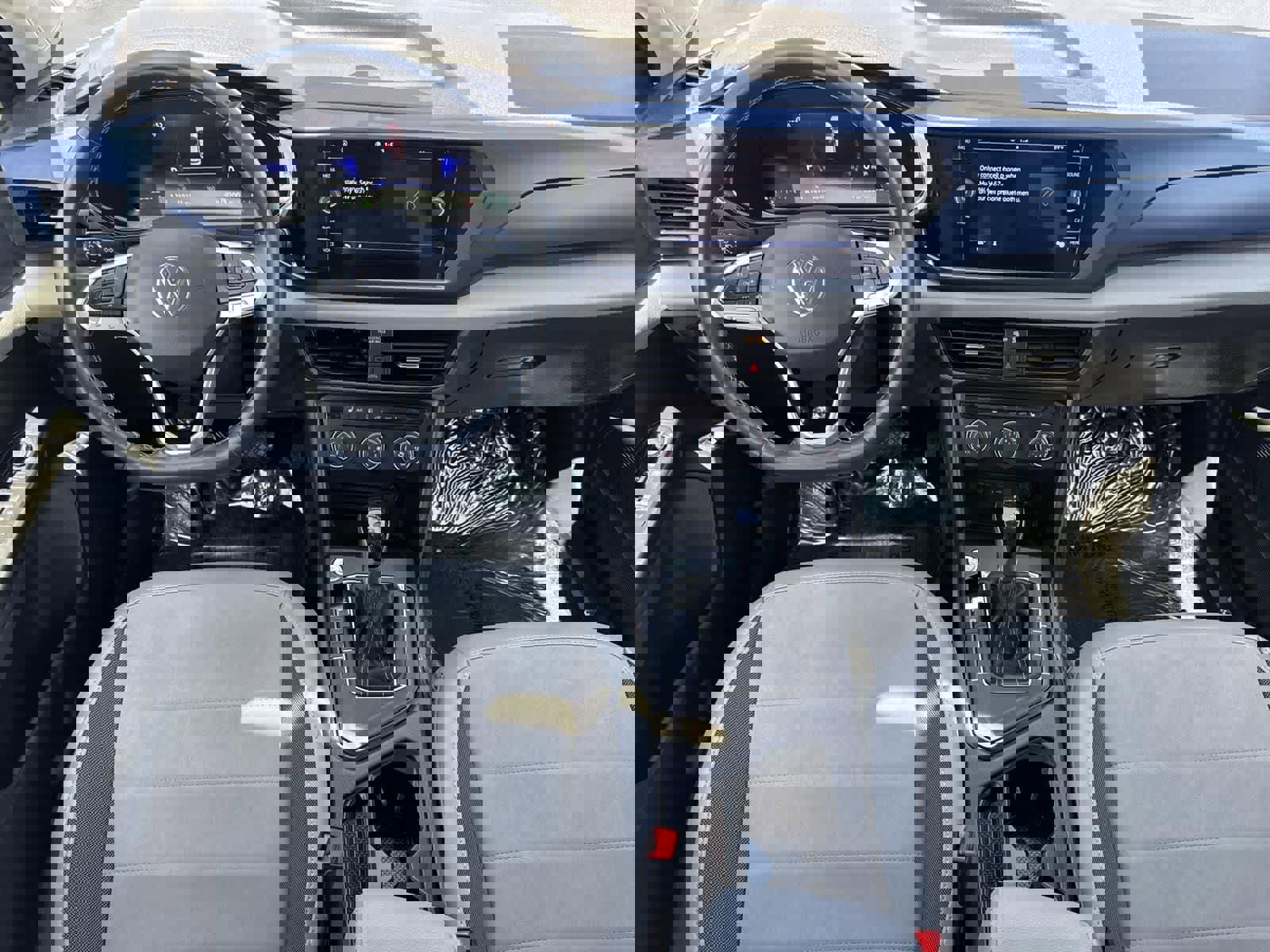 Used 2022 Volkswagen Taos SE image 8