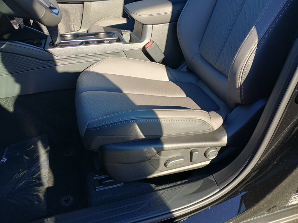 New 2026 Subaru Outback Limited AWD/4WD image 10