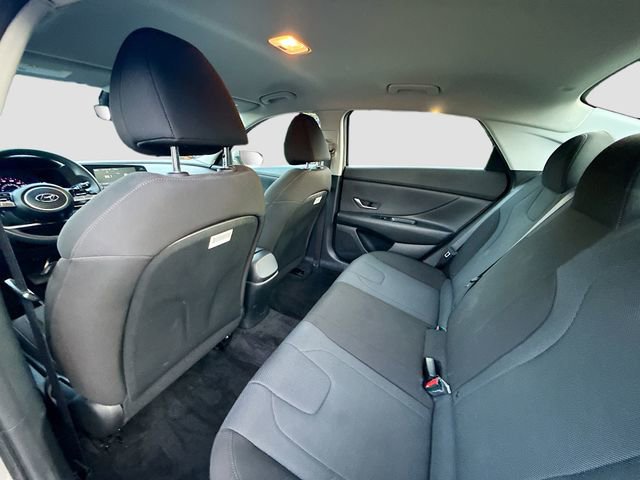 Used 2023 Hyundai Elantra SE FWD image 23