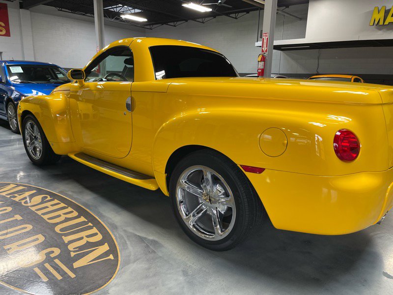 Used 2006 Chevrolet SSR w/ Preferred Equipment Group image 15