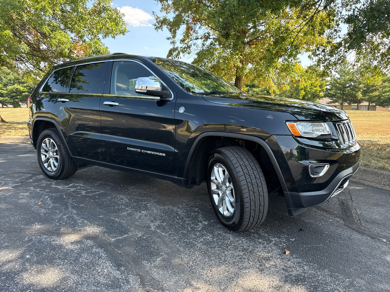 Used 2014 Jeep Grand Cherokee Limited w/ Luxury Group II image 1