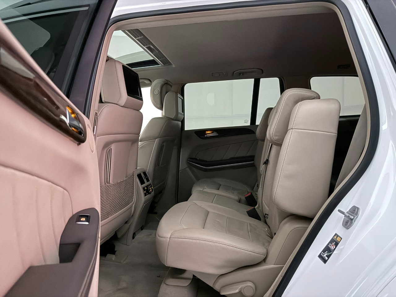 Used 2014 Mercedes-Benz GL 550 4MATIC image 22