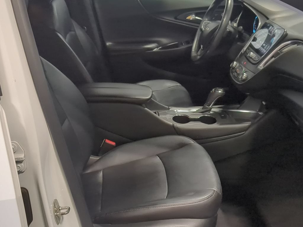 Used 2017 Chevrolet Malibu LT w/ Leather Package FWD image 27