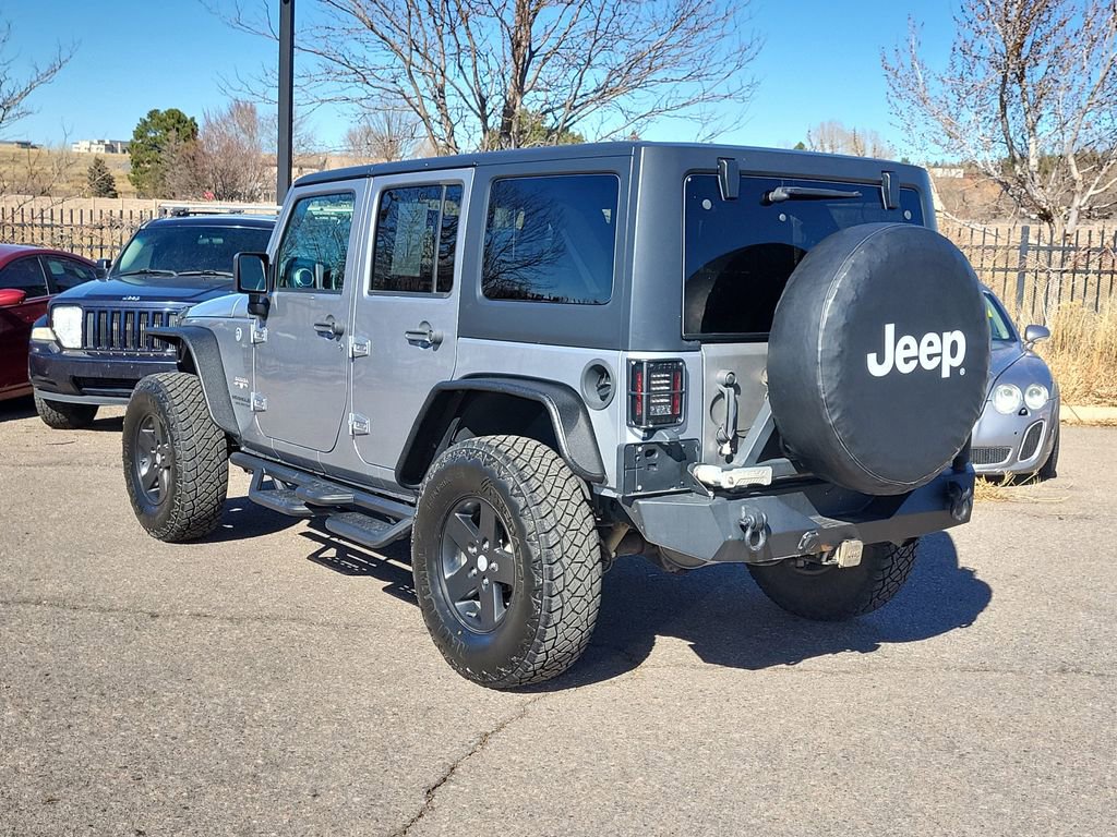 Used 2017 Jeep Wrangler Unlimited Sahara w/ Connectivity Group AWD/4WD image 6