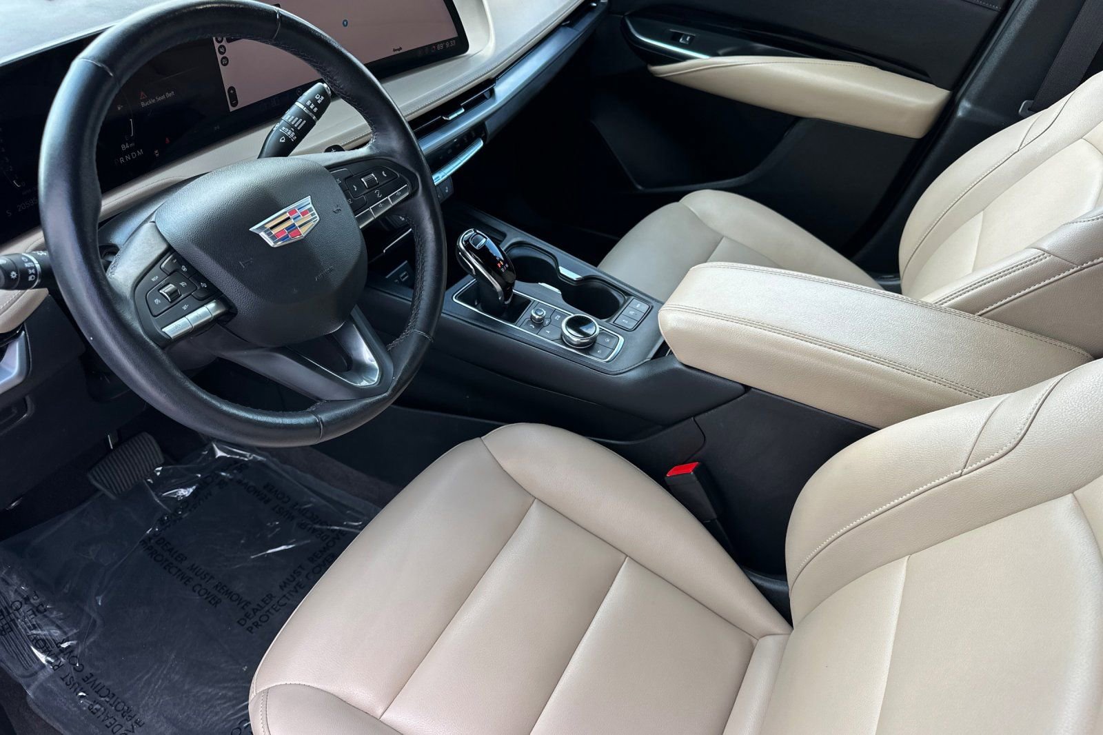 Used 2024 Cadillac XT4 Luxury w/ Cold Weather Package image 10