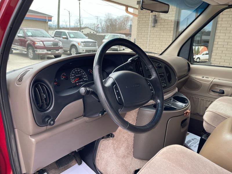 Used 1999 Ford E-150 and Econoline 150 RWD image 30