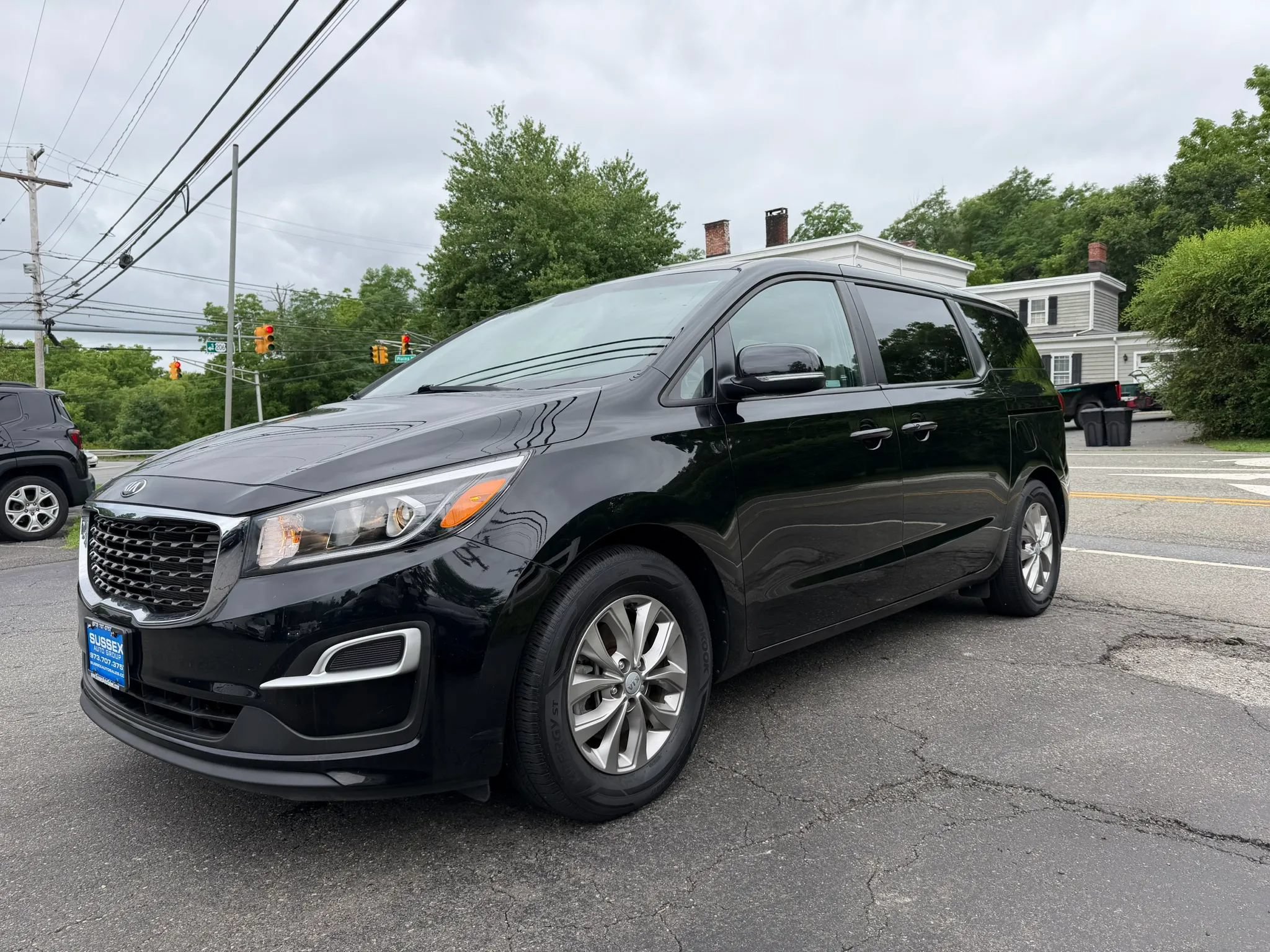 Used 2019 Kia Sedona LX FWD image 3