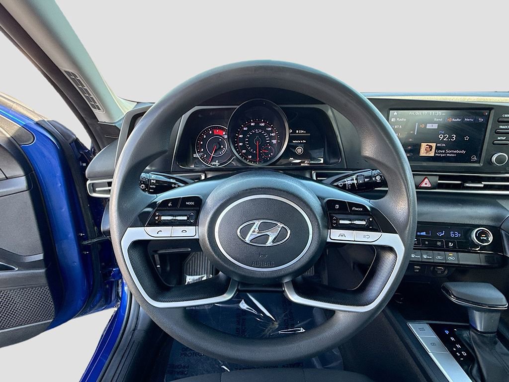 Used 2022 Hyundai Elantra SEL image 25