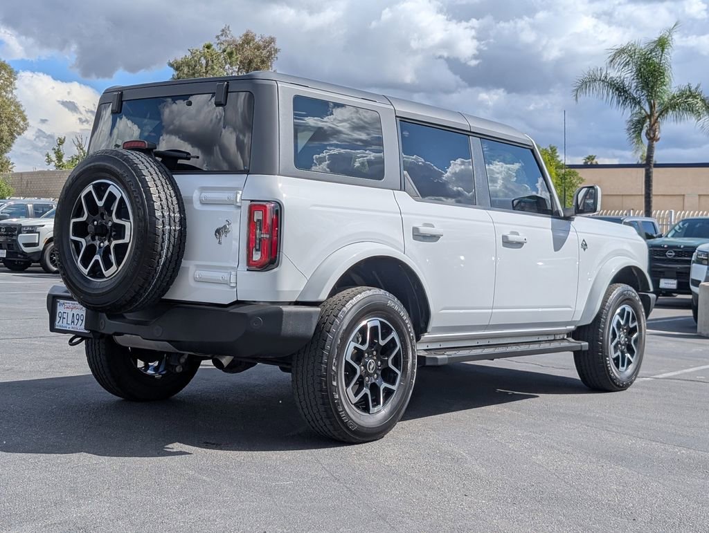 Used 2023 Ford Bronco Outer Banks image 4