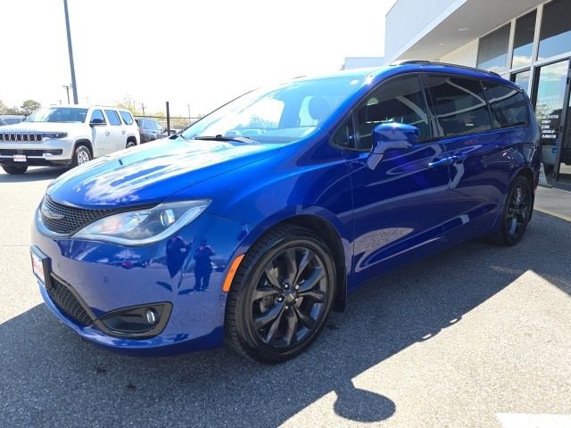 Used 2019 Chrysler Pacifica Touring Plus w/ Advanced Safetytec Group image 27