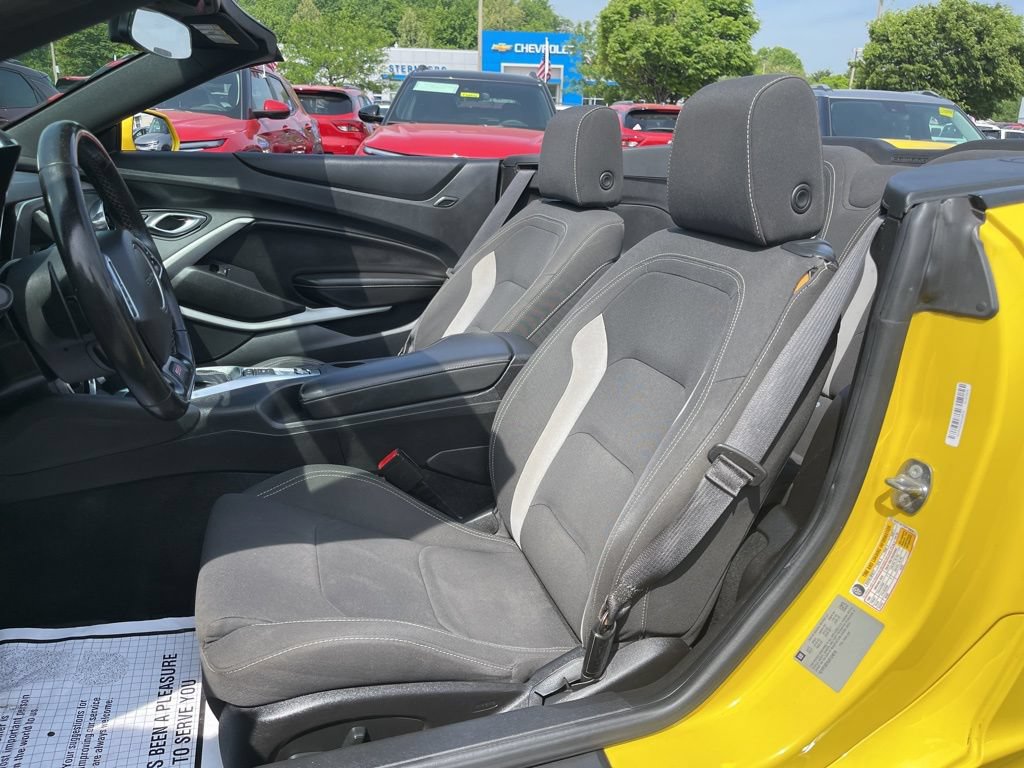 Used 2018 Chevrolet Camaro SS RWD image 7